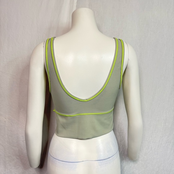 LULULEMON Power Pivot Ribbed Crop Tank - Picture 8 of 9